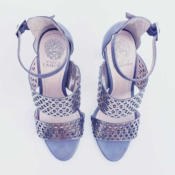 🎉HP🎉 Vince Camuto silver laser cut heels - Picture 4 of 9